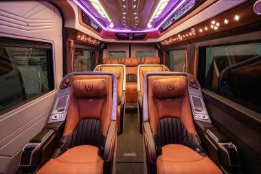 Xe 10 chỗ Limousine