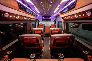 Xe 10 chỗ Limousine