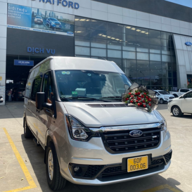 Xe 16 chỗ Ford Transit