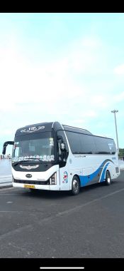 Xe 29 chỗ Universe