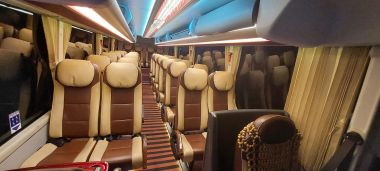 Xe 29 chỗ Universe