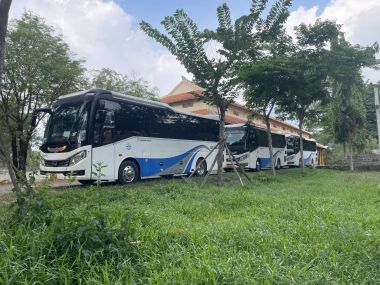 Xe 29 chỗ Universe