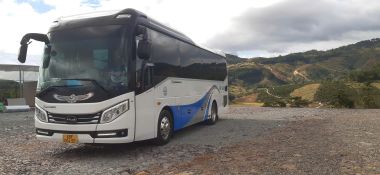 Xe 29 chỗ Universe